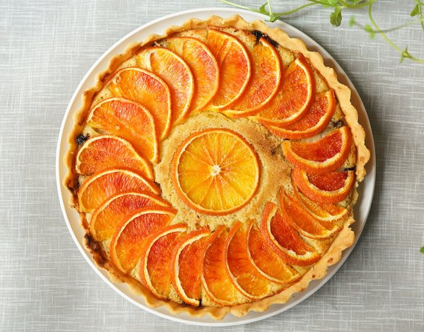 Comment préparer une tarte renversée aux abricots avec une pâte brisée croquante?